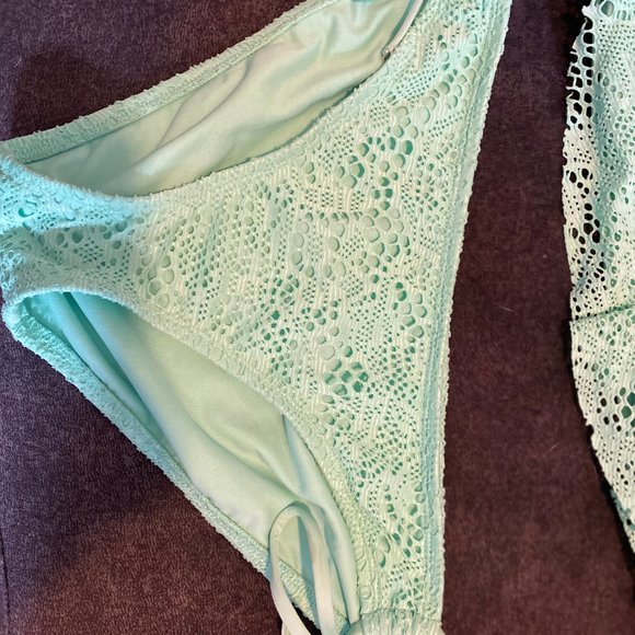 Mossimo Bikini (XL Top / L Bottom) - Picture 4 of 7